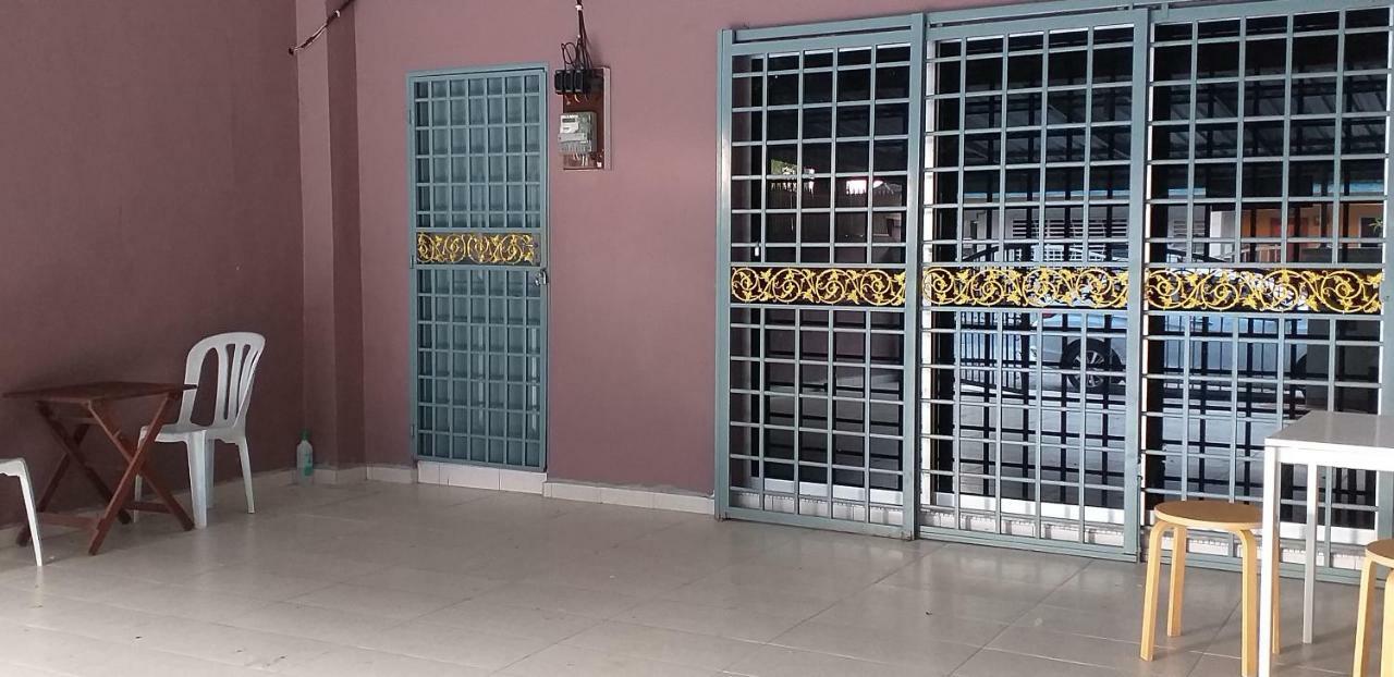 Assalam Homestay Seri Iskandar Exterior foto